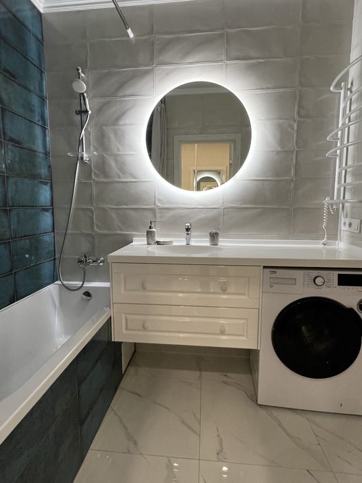 Сдам стильную белоснежную 2-х комн кв. Аркадия. Прямой вид на море.