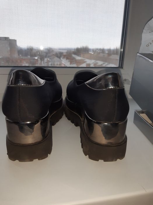 продам классные туфли на тракторной подошве