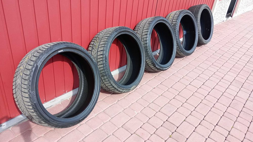 opony zimowe pirelli sottozero 3 235/35R20