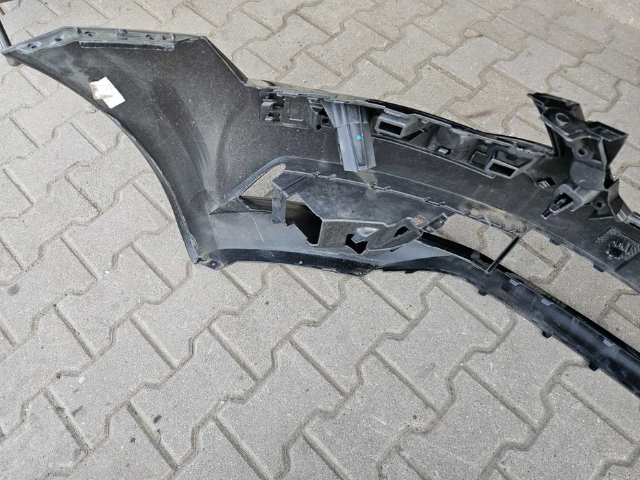 Skoda Superb III 3 zderzak przedni przód 8V0807221