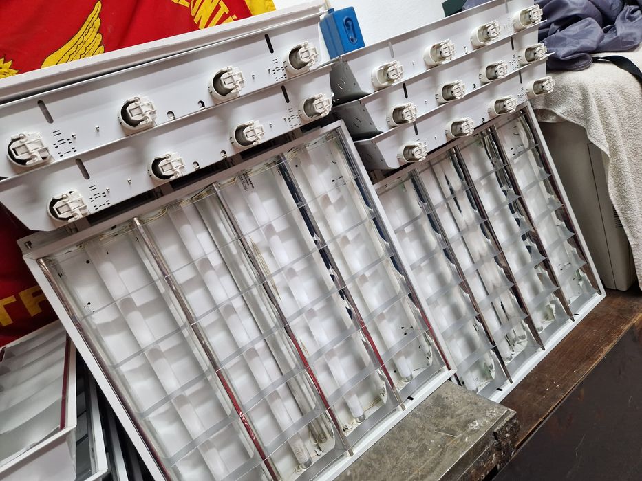 Luminárias de 4 elementos 60x60 cm Charneca De Caparica E Sobreda