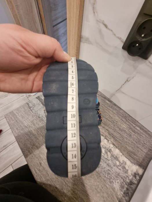 Sandałki dla chłopca 22