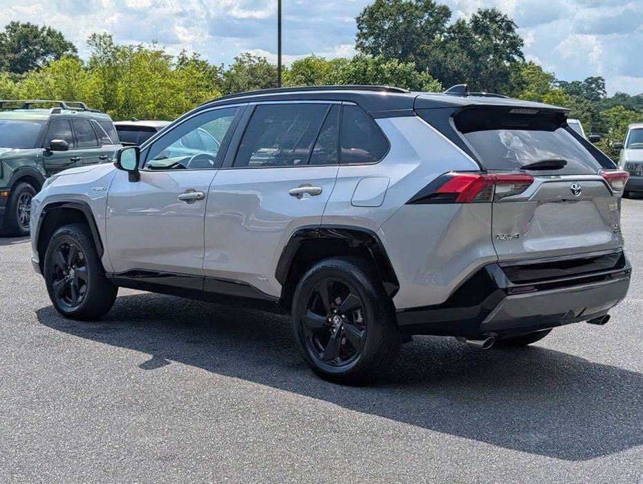 Toyota RAV4 XSE      2021