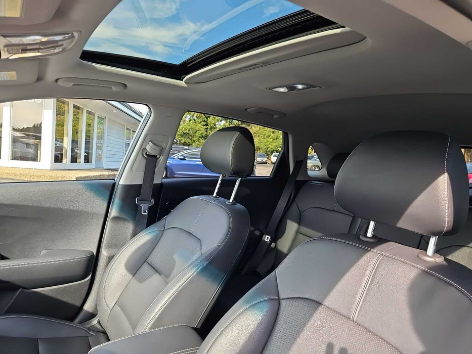 Kia Niro EX Premium      2022