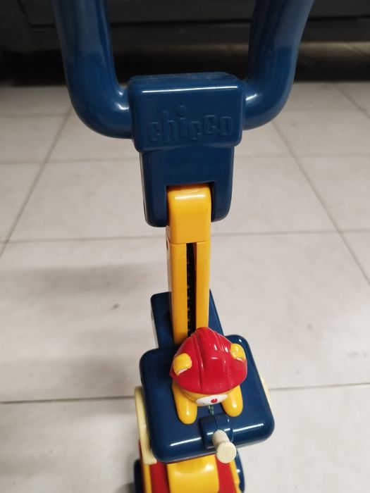 Pequeno andador chicco