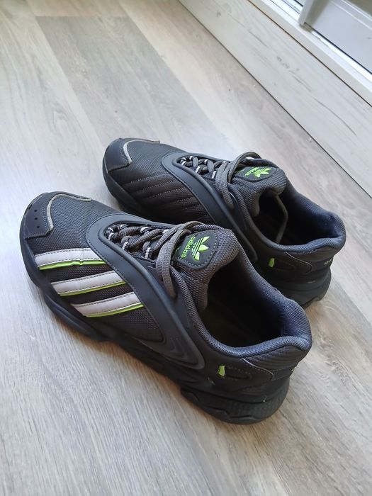 Кросівки Adidas Oztral