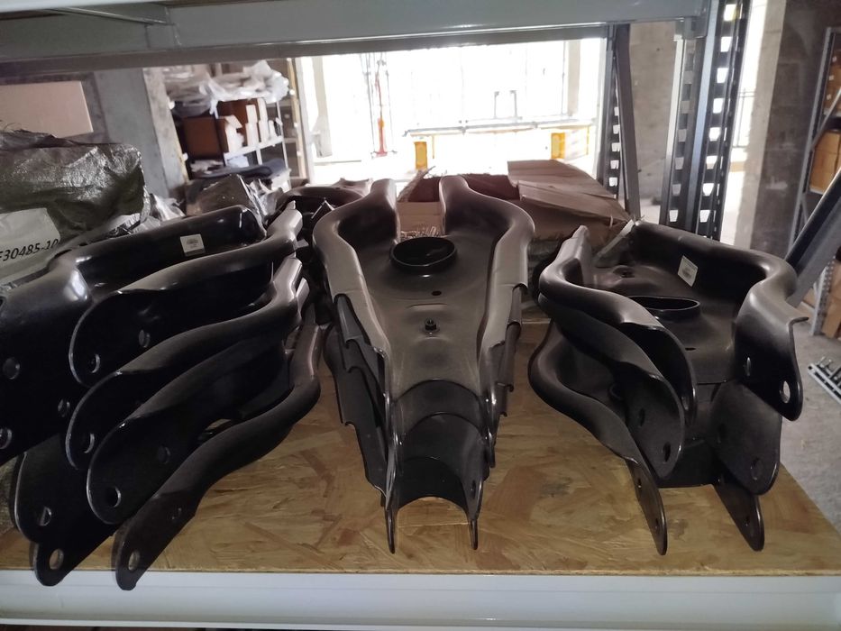 Важіль ричаг передній банан нижній прямий Tesla Model 3 Y банан Заміна