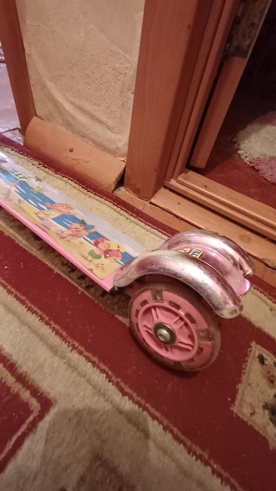 Самокат дитячий для дівчинки