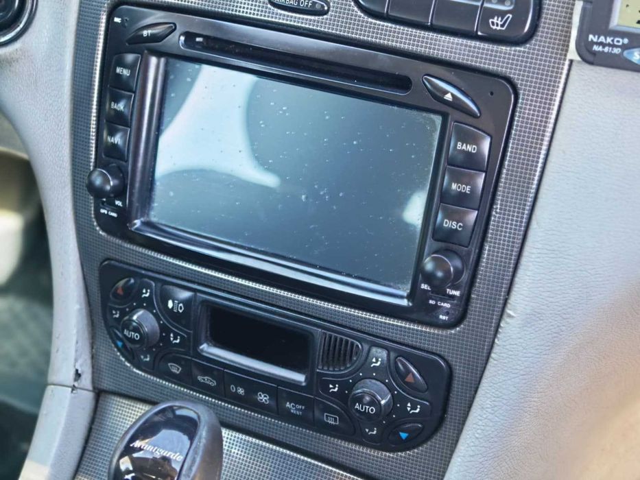 Mercedes 220 CDI automática, de 2002 com 355 000 kms