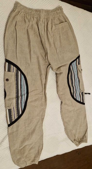 Calças bege e cinzentas com padrão de Algodão (Novos)
Origem: Nepal