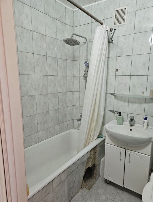 Сдам 2 ком кв реальная  метро 15 мин