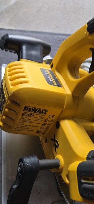 Dewalt Serra Circular 18v DCS570