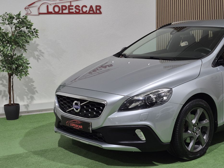 Volvo V40 1.6D - AUTOMÁTICA - CROSS COUNTRY | GARANTIA | NACIONAL - 117.000Kms