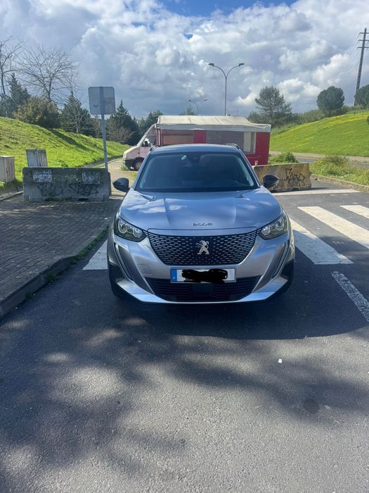 Peugeot e-2008 allure 50kwh