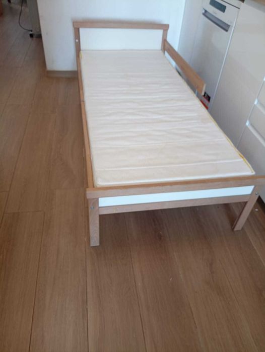 cama de criança do ikea (singlar) com colchão