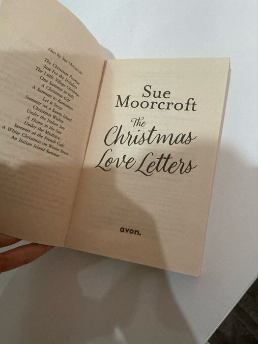 Книга на английском The christmas love letters