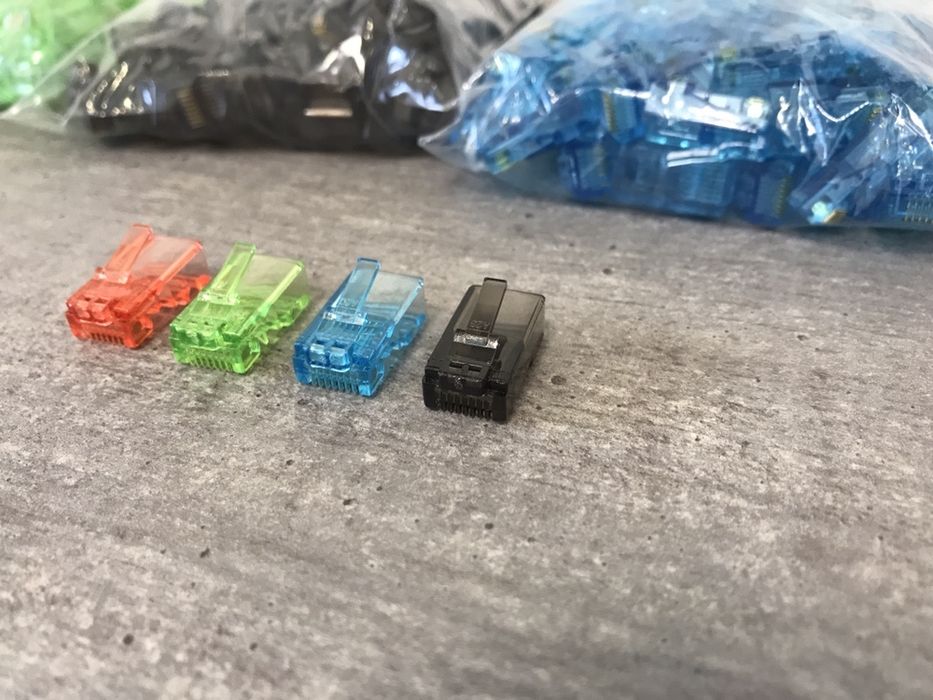 Коннекторы RJ-45 Cat-5e для интернета видеонаблюдения цветные 3 ножа