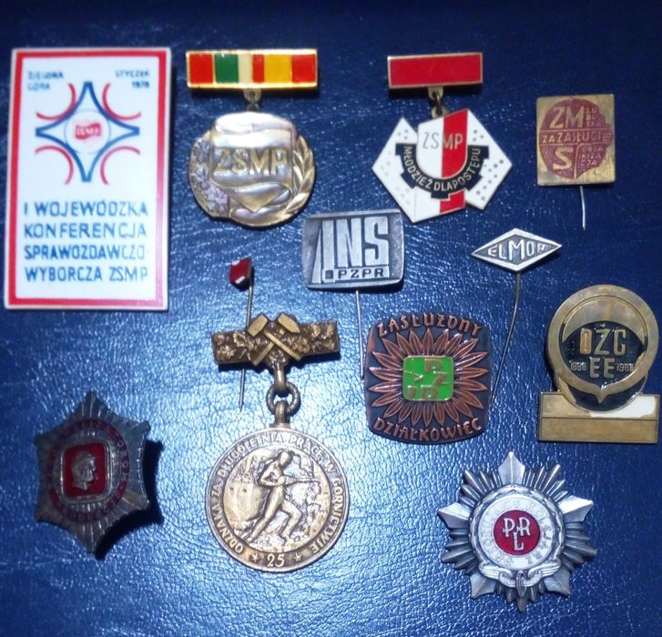zestaw pinów i odznaczeń socjalistycznych z PRL 12 szt