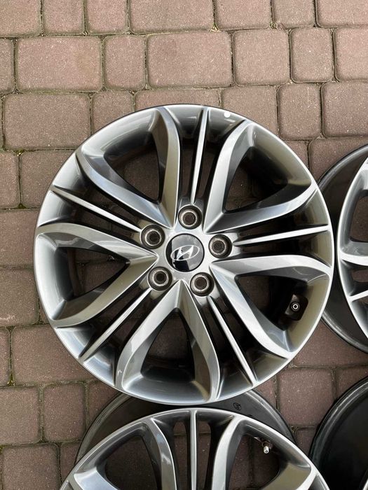 Oryginalne alufelgi Hyundai 5x114,3 17 cali CZUJNIKI Tucson IX35 Antracyt