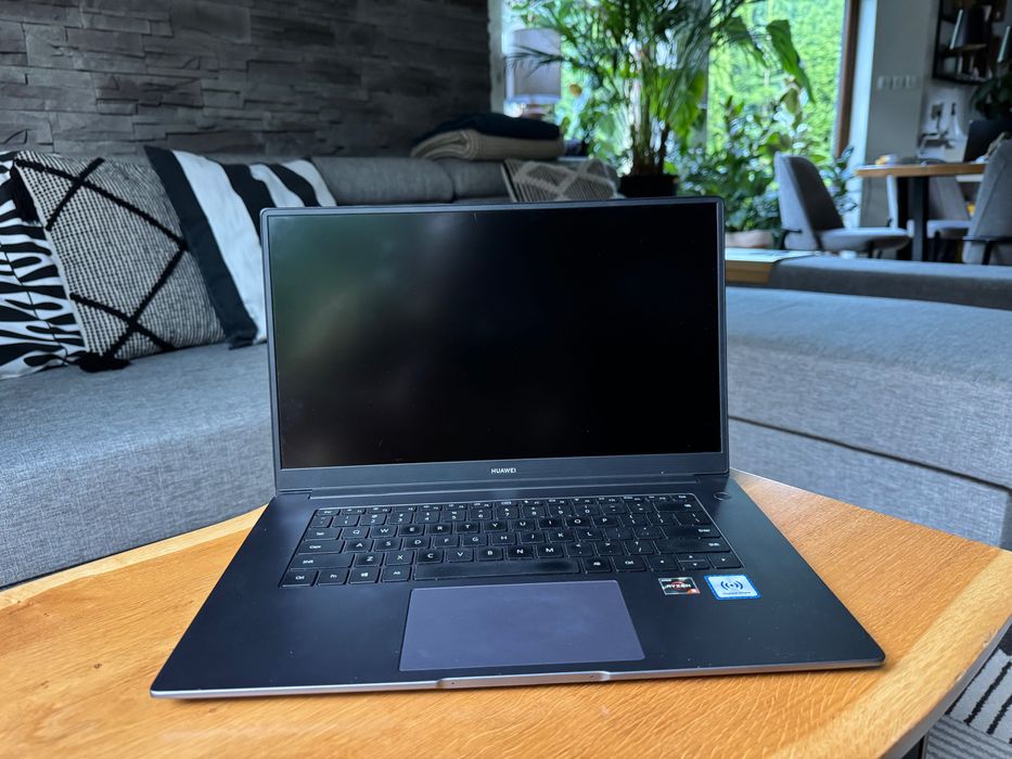 Laptop Huawei MateBook D 15  Ryzen 5  8GB RAM Dysk 256GB SSD Win 10