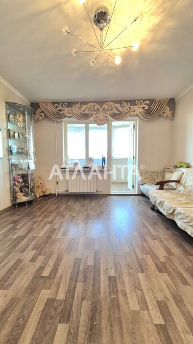 4-кімнатна квартира 85 м² з ремонтом та меблями. пр-т Князя Володимира Великого
