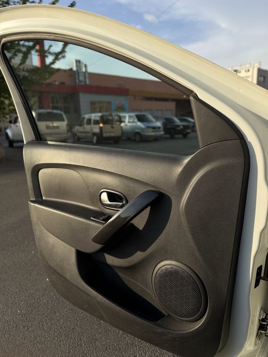 Авто Renault Logan 2020