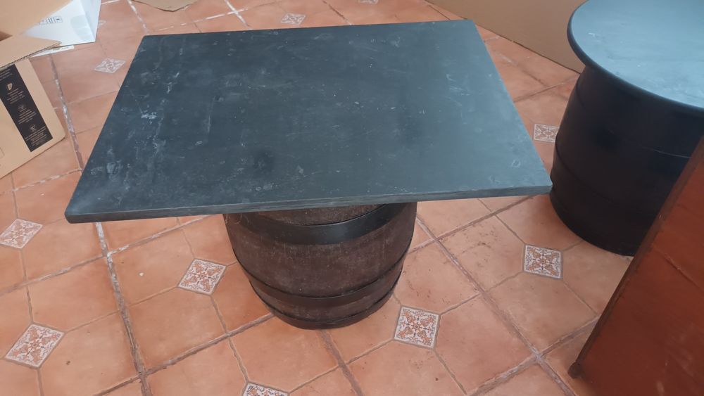 Três Pipos com tampo em pedra Xisto