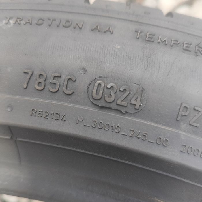 Пара літніх шин  Pirelli 275/40 R20 275*40 20 P Zero 002072