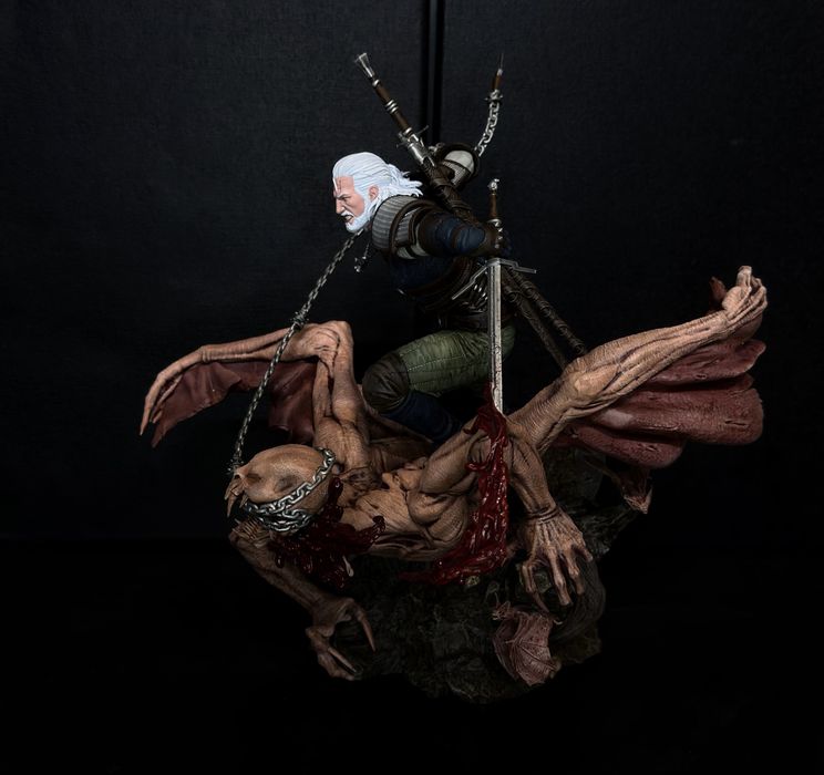 Figurka Geralt z wampirem 30cm