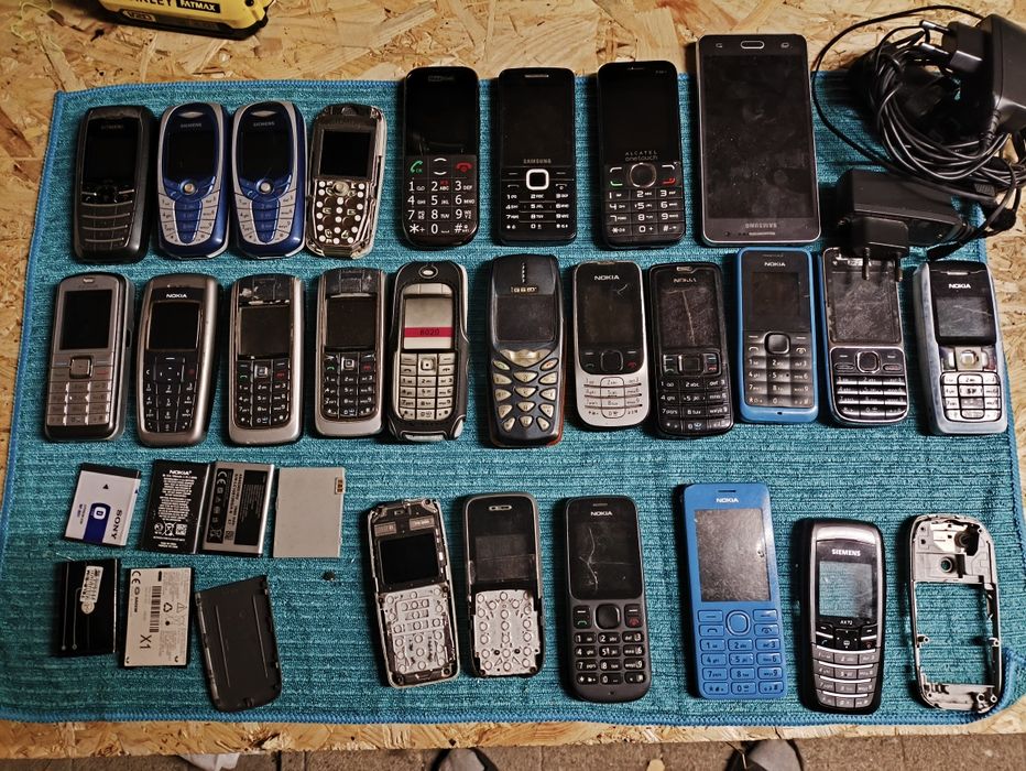 Zestaw telefonow