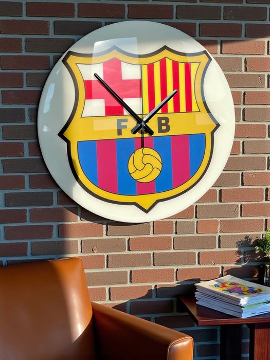 Zegar ścienny z logo FC Barcelona z żywicy epoksydowej–50 cm | Premium