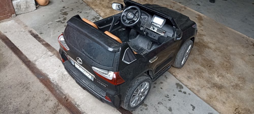 Lexus lx570 дитячий 4*4