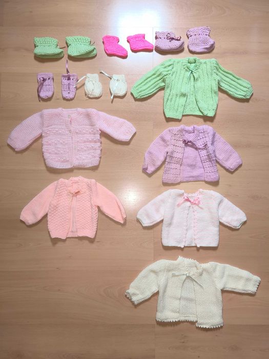 Vendo roupinha de bebé recém nascido feita à mão