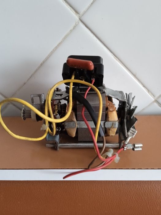 Мотор швейної машинки