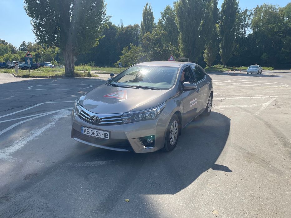 Інструктор з підготовки водіїв кат. В,  автоінструктор, МКПП/ Уроки з водіння