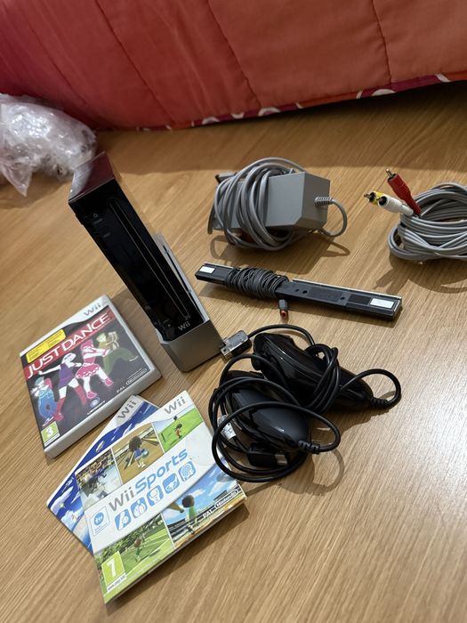 Playstation 2 + Wii preta c/acessórios