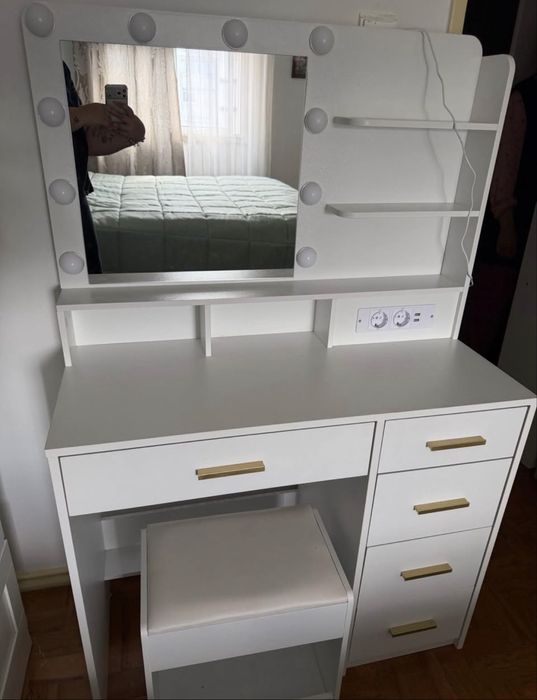 Tocador novo muito giro sem marcas de uso . Poderei enviar videos e ft