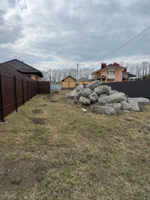 Продам земельну ділянку  біля озера с.Агрономічне