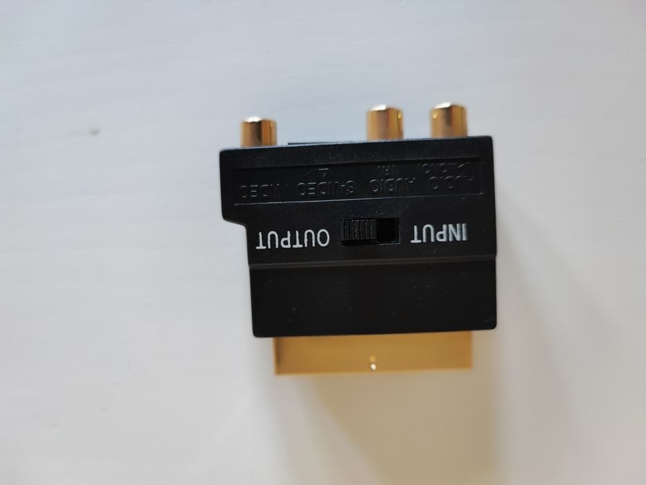 Cabos audio video / adaptador SCART RCA