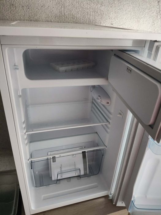 Lodówka AMICA mała