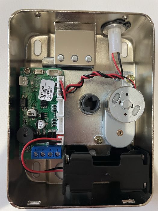 Смарт-замок з Bluetooth – кодовий замок, відбиток, картка, ключ