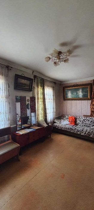 Продам будинок  м. Зміїв