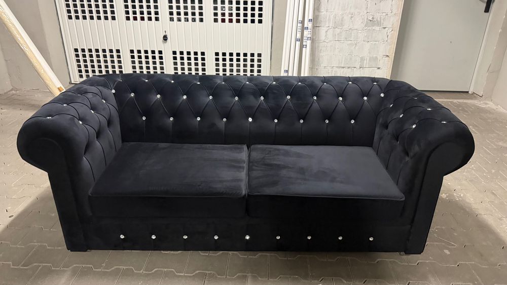 Czarna sofa Chesterfield glamour jak nowa.