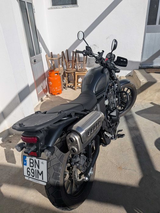 Honda CL 500 Setembro 2024 apenas 3687Km sistema localização MapIt (210€).  Mota de garagem como nova apenas um proprietário. Preço: 5,710€ sem extras