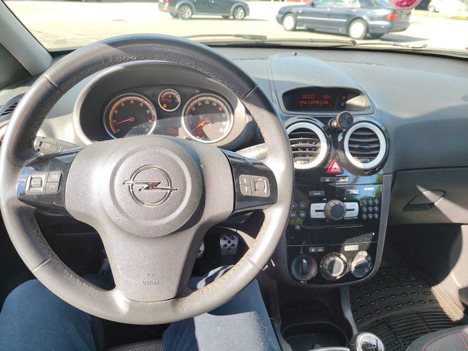 Opel Corsa Black Edition