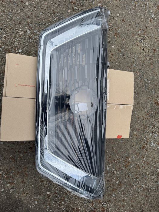 Решетка радиатора Nissan Rogue T33