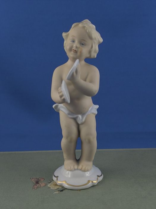 Chłopiec putto z talerzami Schaubach Kunst Wallendorf #porcelana  #dekoracja