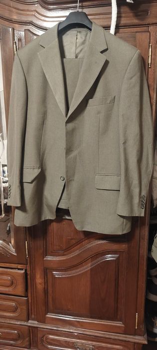 Dois fatos tamanho 48/50