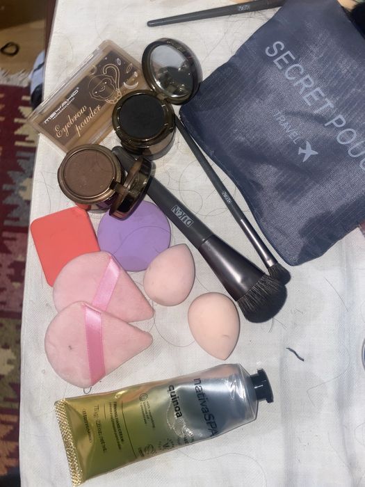 Kit esponjas e pincel + Necessair Viagem + Creme das mãos + 3 eyelash