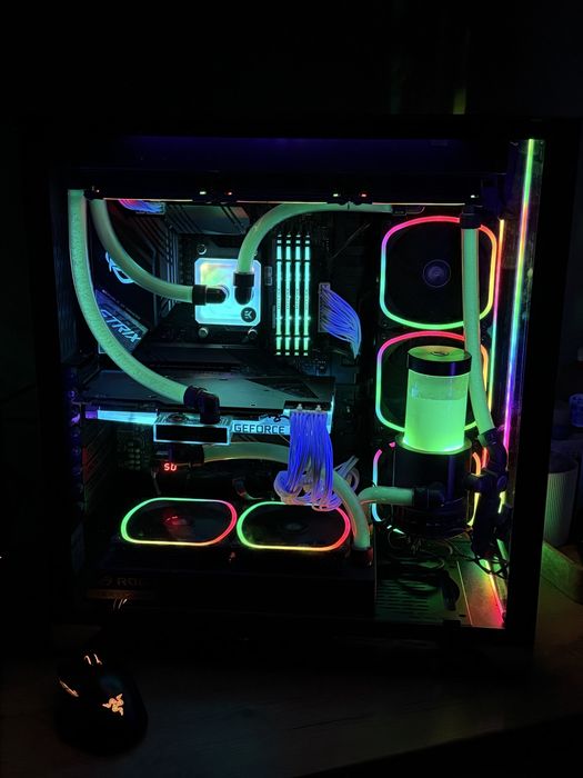 Komputer gamingowy Aorus RTX 3090 Extreme 24GB Ryzen 7 5800X 32GB RAM 3TB sdd Custom Water Cooling